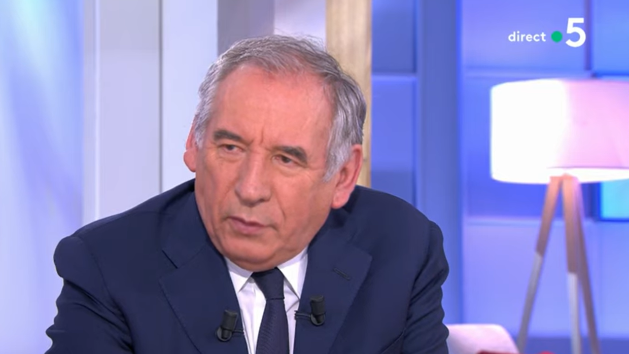 Remaniement : Au Pied Du Sapin, François Bayrou à Matignon ? - L ...