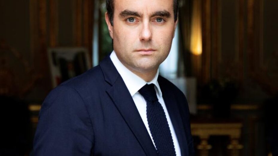 Portrait officiel de Sébastien Lecornu 1x1- Ministre des Armées