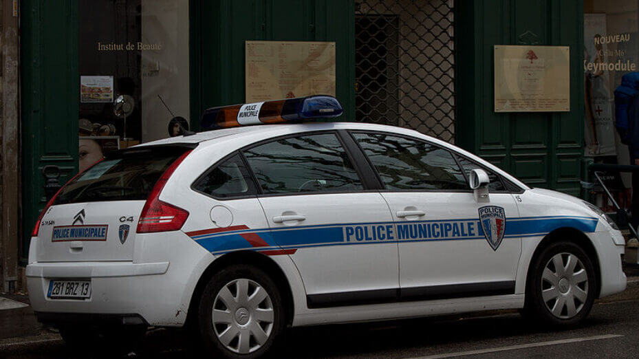 800px-Police_municipale_20100508_Aix-en-Provence_1