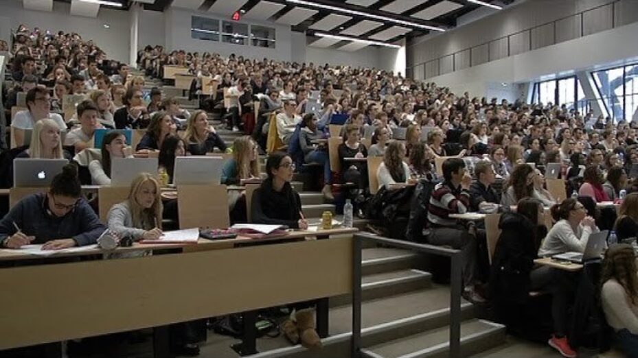 face-aux-universites-surchargees-etudiants-et-professeurs-battent-le-pave-a-paris-youtube-thumbnail