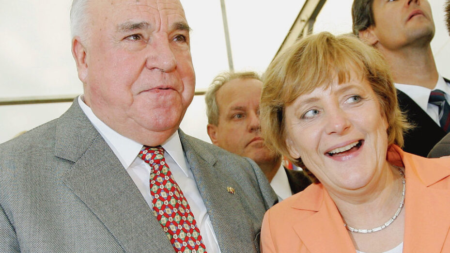 En-2005Angela-Merkel-Retire-politique2002-Helmut-Kohl-longtemps-reste-referenceson-heritiere_1_1024_757