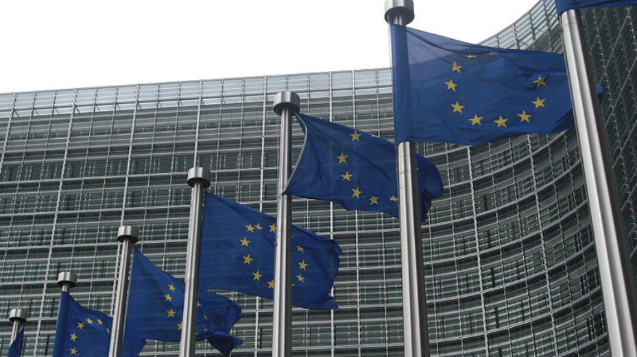 800px-European_Commission_flags
