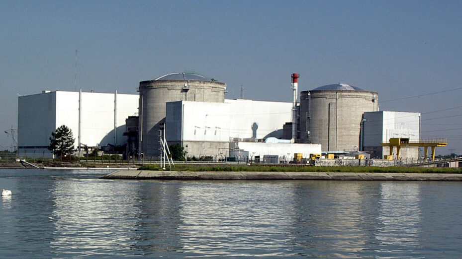 Centrale_nucléaire_de_Fessenheim2_(cropped)