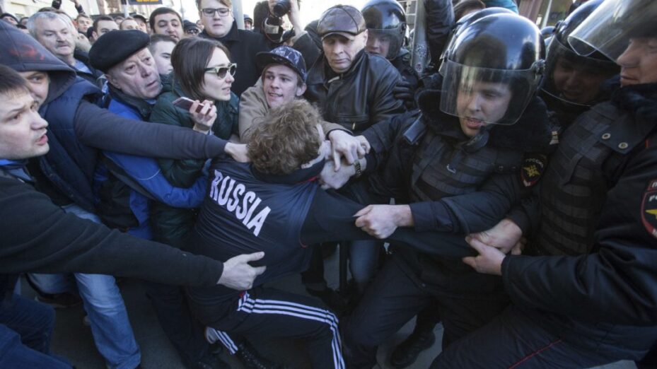 russia-protests.jpg.size_.custom.crop_.1086x725