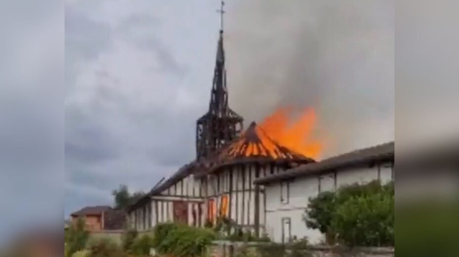 église incendie feu