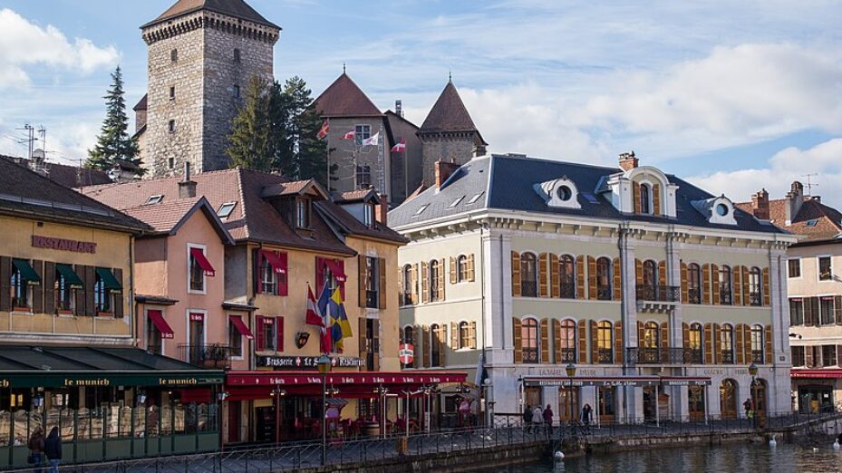 800px-Annecy,_France_(37635411615)
