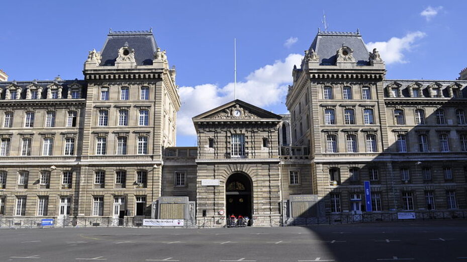 Prefecture_de_police_de_Paris,_Cour_intérieure