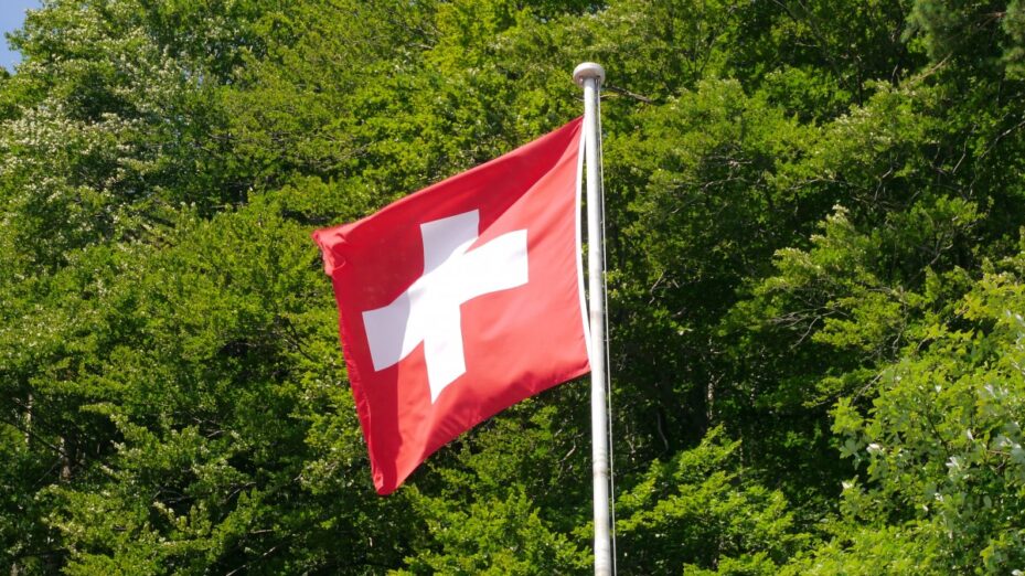 switzerland_flag_swiss_flag_cross_flag_poles-816962