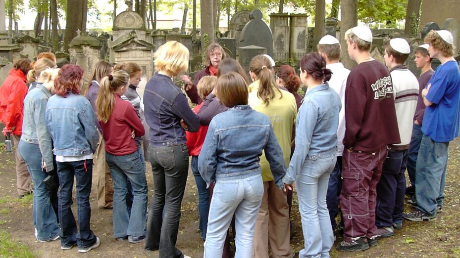 jewish-cemetery-267933_1280