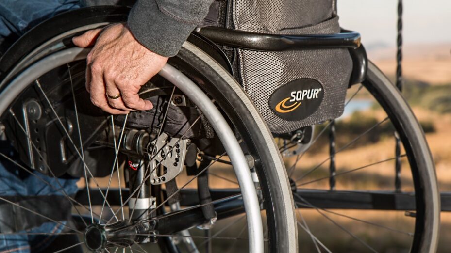 wheelchair_disability_injured_disabled_handicapped_handicap_medical_insurance-732815