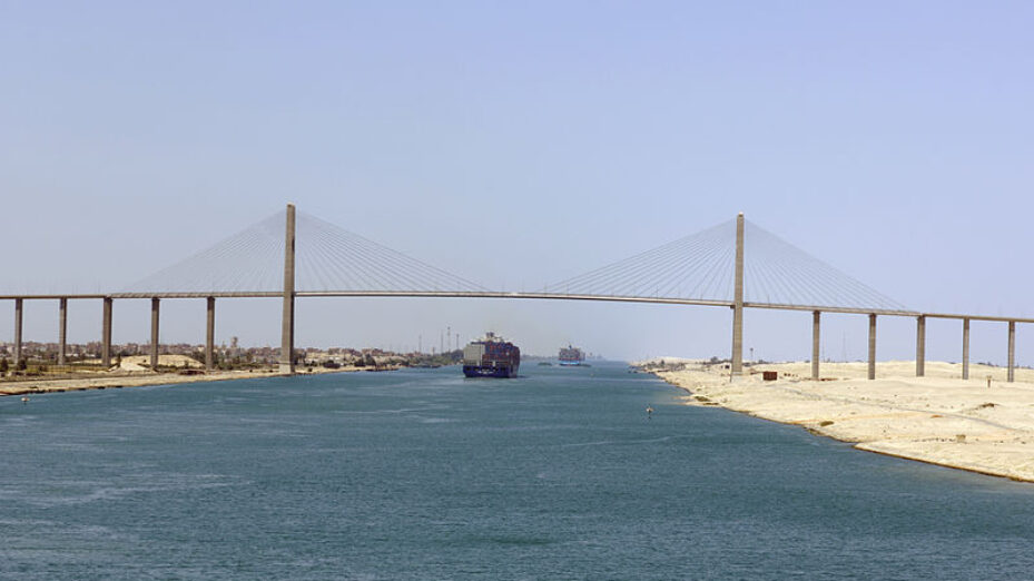 800px-Suez_Canal_Bridge_(2008)_10