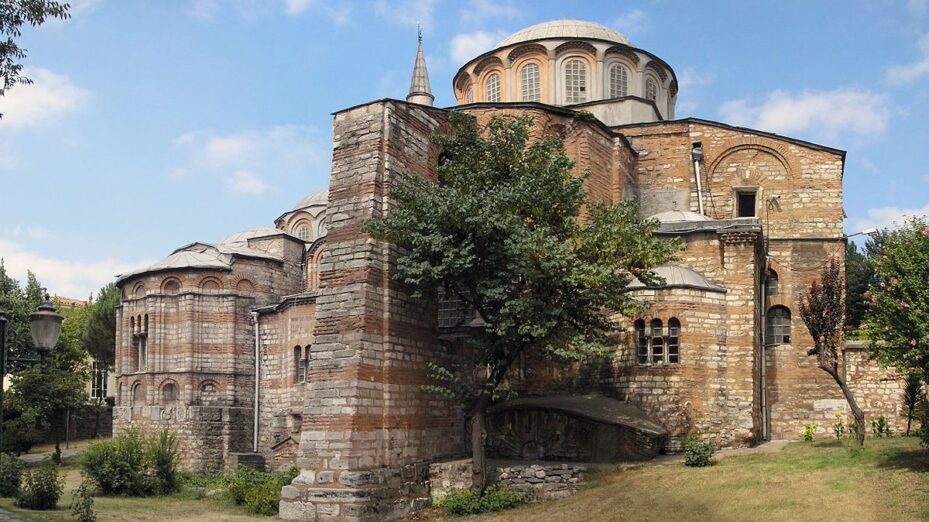 1200px-Chora_Church_Constantinople_2007_panorama_002
