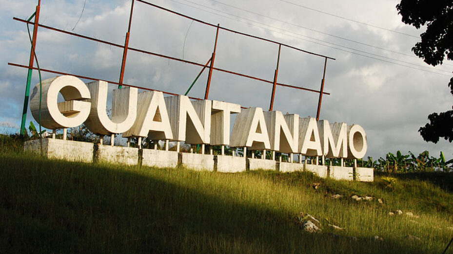 800px-Welcome_to_Guantanamo...