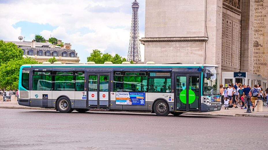 800px-Irisbus_Citélis_Line_3599_RATP,_ligne_52,_Paris