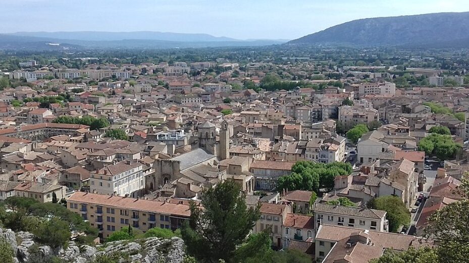 800px-Panorama_du_centre_ville_de_la_ville_de_Cavaillon