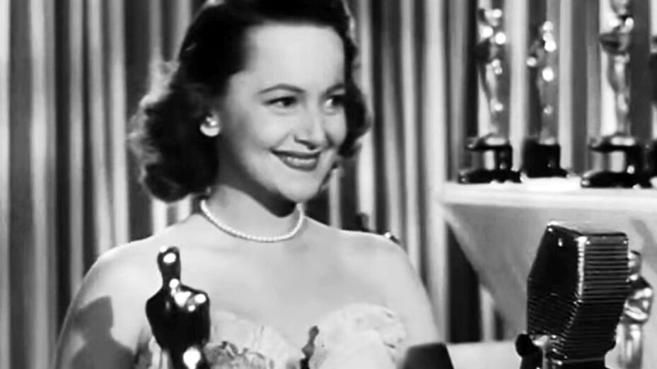 800px-Olivia_de_Havilland_at_the_Academy_Awards_1946