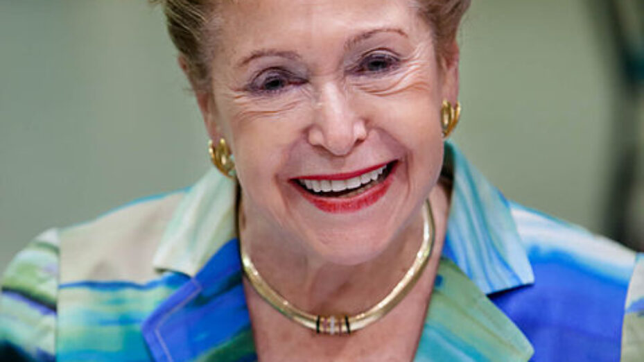 480px-Mary_Higgins_Clark_at_the_Mazza_Museum