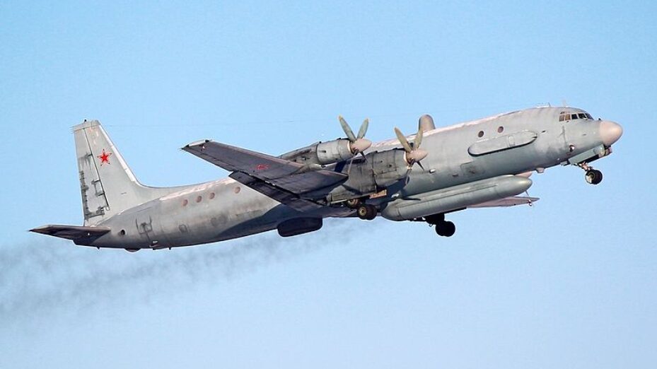 800px-Russian_Air_Force_Ilyushin_Il-20_Naumenko-1