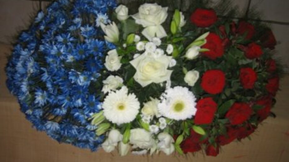 Couronne de fleurs bleu-blanc-rouge