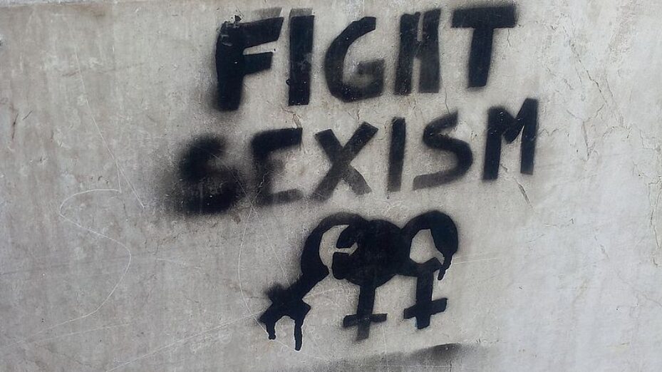 Fight_sexism_graffiti_in_Turin_November_2016