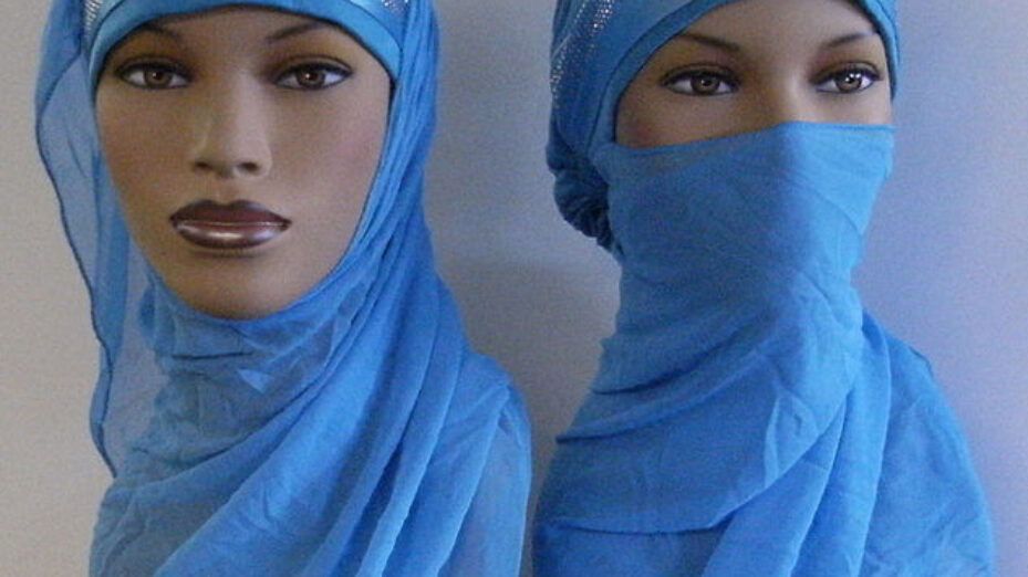633px-Hijab_Niqab_Veil
