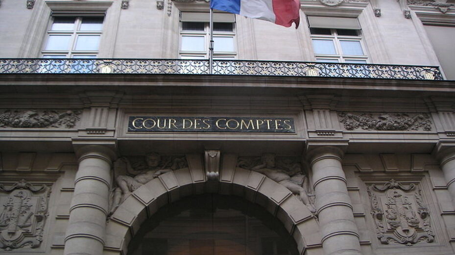 800px-Cour_des_comptes_Paris_entrée