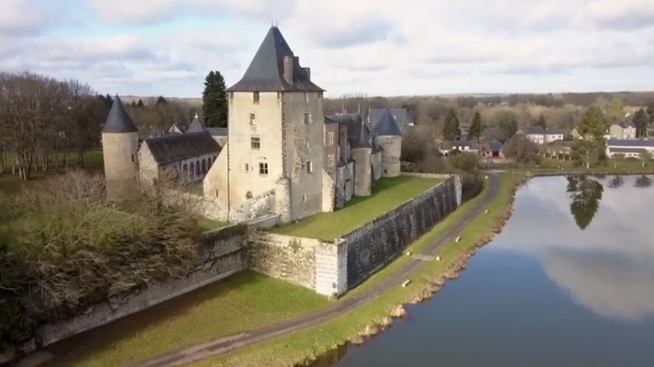 CHATEAU CHAPELLE D'ANGILLON