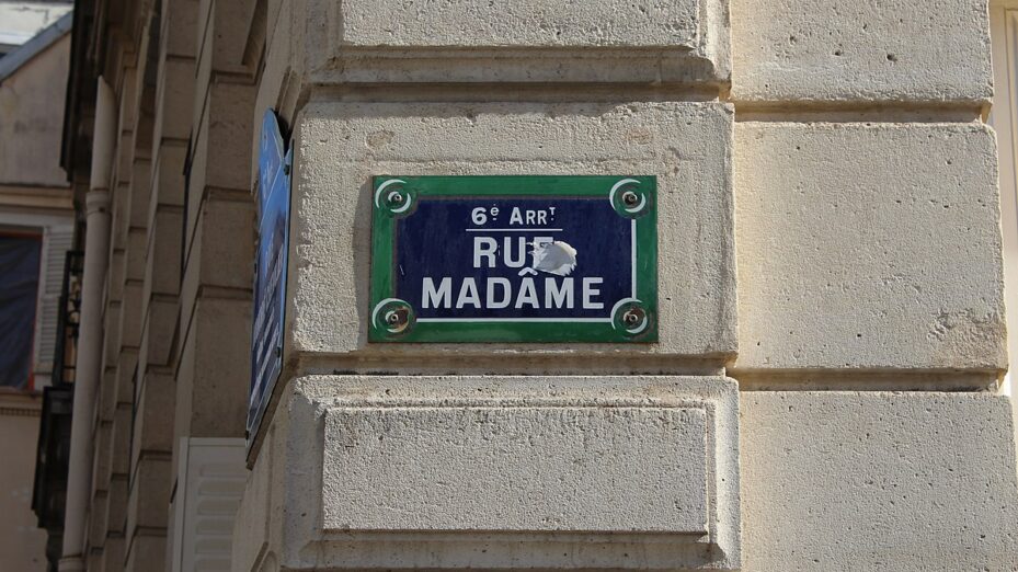 1200px-Plaque_rue_Madame_Paris_1
