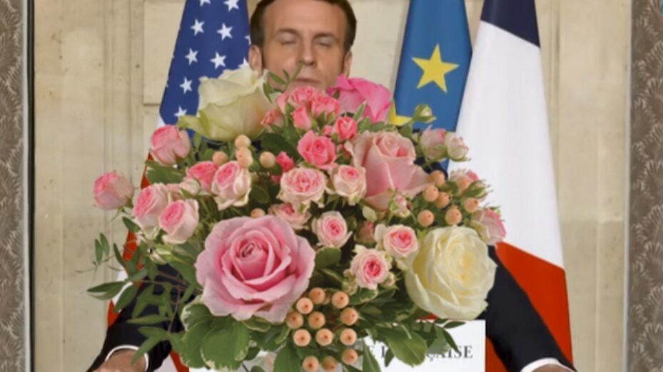 Macron fleuri