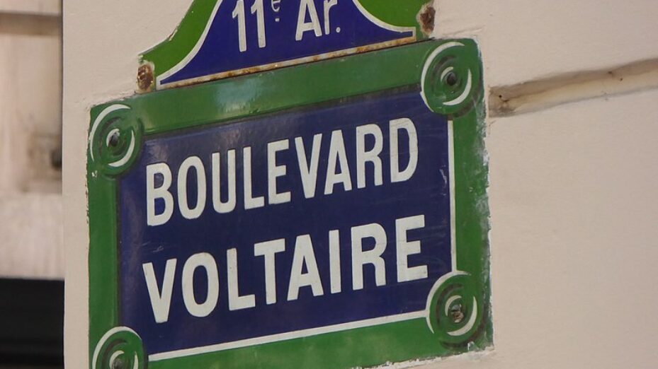 800px-Boulevard_Voltaire,_October_2019