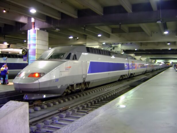 Sabotage du réseau SNCF : l’ultragauche dans le collimateur