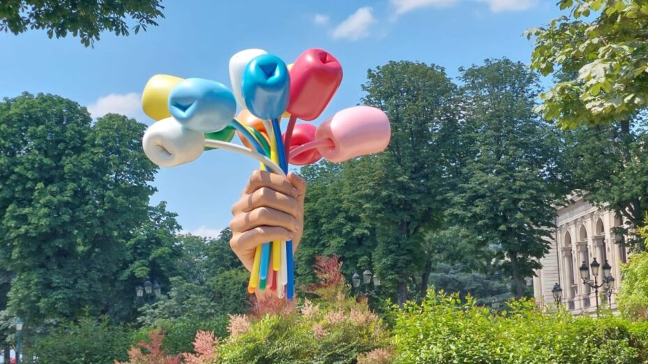 Les tulipes géantes et kitsch de Jeff Koons, à Paris. © Samuel Martin