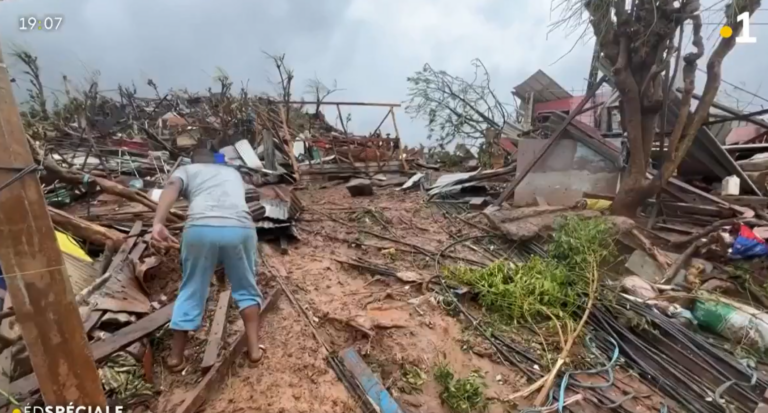 Mayotte cyclone Chido