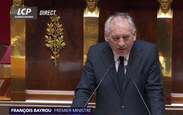 Bayrou achète au prix fort la non-censure du PS : combien de milliards ?