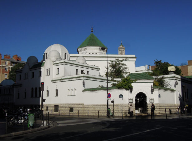 Produits halal : le juteux business de la grande mosquée de Paris