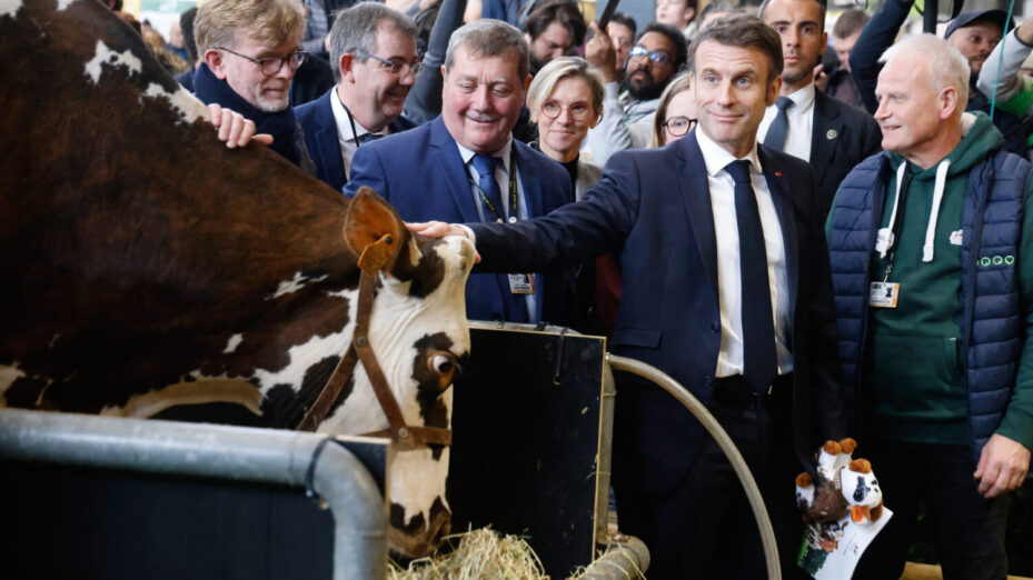 Emmanuel Macron au SIA en 2024. Photo by Ludovic MARIN / POOL / AFP