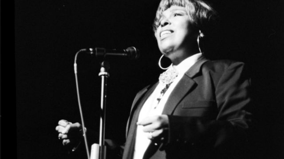 American blues and soul singer Roberta Flack in concert in Deauville (Normandy, France) in July 1992. Roberta Flack43.JPG