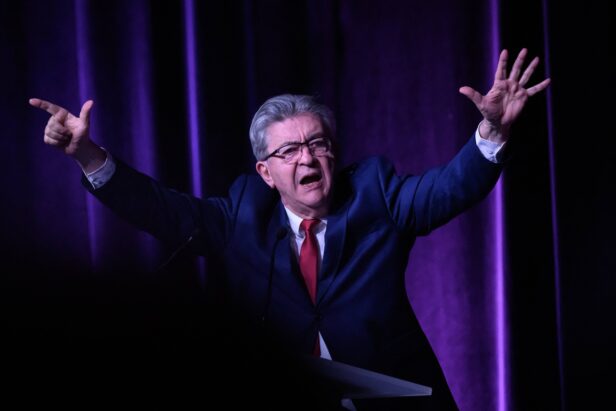 « Taisez-vous ! » : Jean-Luc Mélenchon n’aime l’Histoire que quand il la contrôle