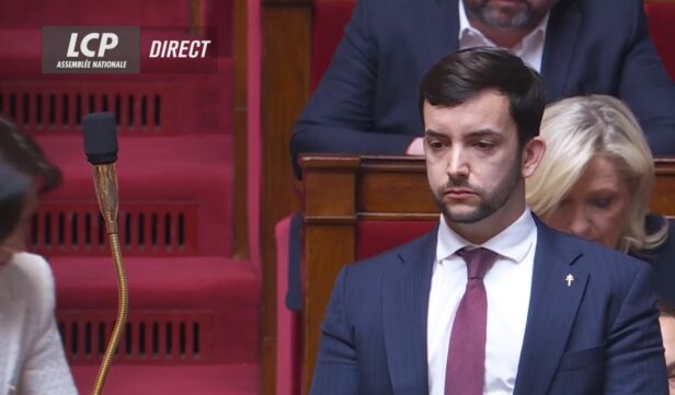 « Le travail rend libre » : qu’est-ce que Jean-Philippe Tanguy n’a pas dit !