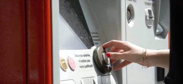 [SATIRE À VUE] L’incorrigible Lucie fraude dans les transports clermontois