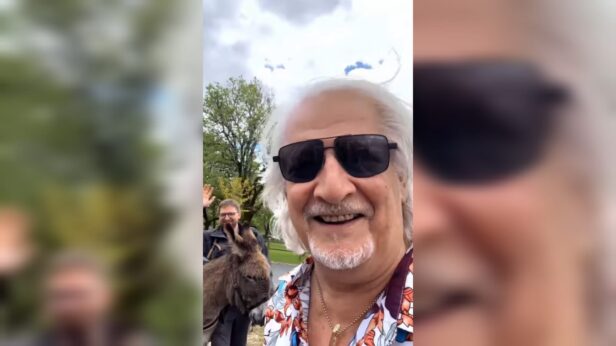 [PEOPLE] Patrick Sébastien, un chanteur trop « vieux », trop « blanc », trop gaulois…