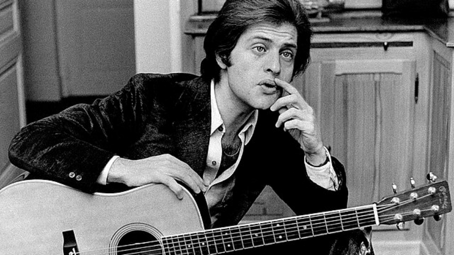 Joe Dassin Agenzia Pitre, published in Bolero Teletutto Magazine, Public domain, via Wikimedia Commons