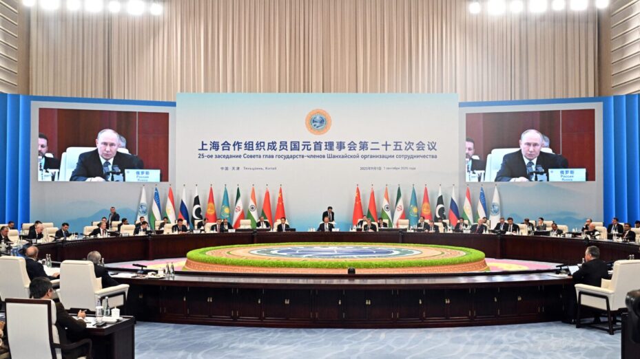 @Sergey Bobylev / POOL / AFP