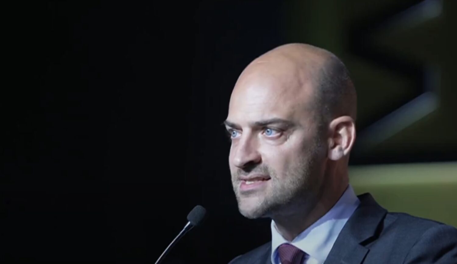 
		Commentaires sur [SATIRE A VUE] Jean-Noël Barrot va-t-il tout ramener à la maison ? par ici bleu		