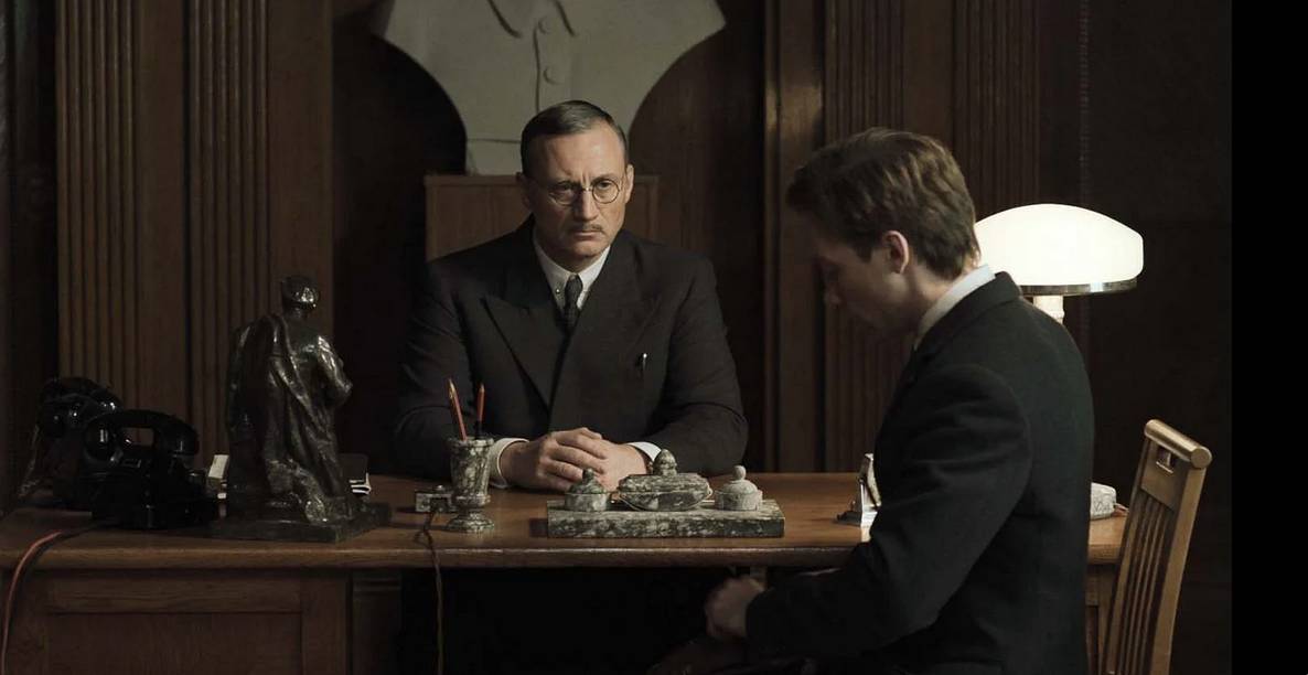 Commentaires sur [CINEMA] Deux procureurs : quand le NKVD arrachait les aveux par la force par Theorie de la Nation