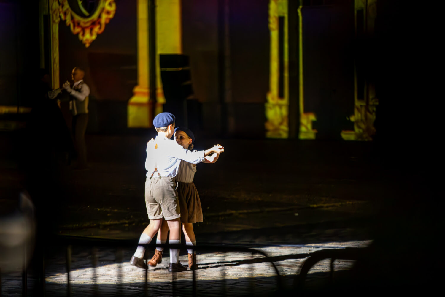 Commentaires sur « Ne rien céder » : à Moulins, le spectacle Murmures de la cité remonte sur scène par Bernard GUILHON