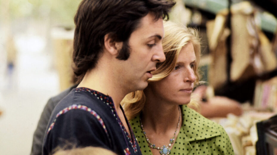Paul McCartney et sa femme Linda McCartney
Auteur compositeur et interprete britannique
Photographe et chanteuse
Juillet 1972
Concert.
Collection Christophel © LECOEUVRE PHOTOTHEQUE (Photo by PHOTOTHEQUE LECOEUVRE / Collection ChristopheL via AFP)