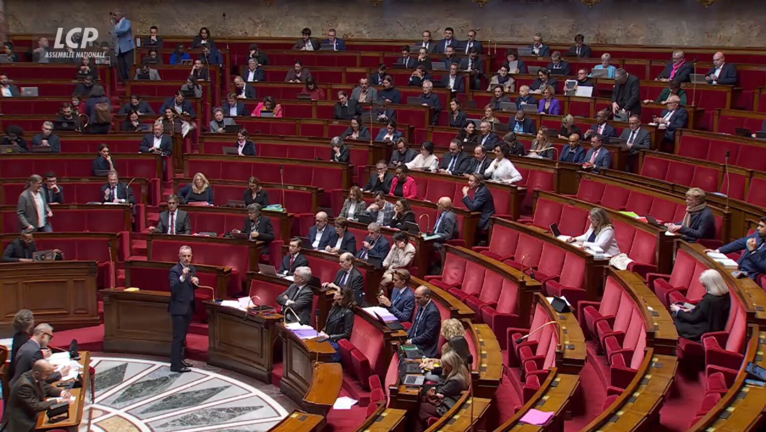 Commentaires sur Rafale de lois immigrationnistes à l’Assemblée nationale par Yaya