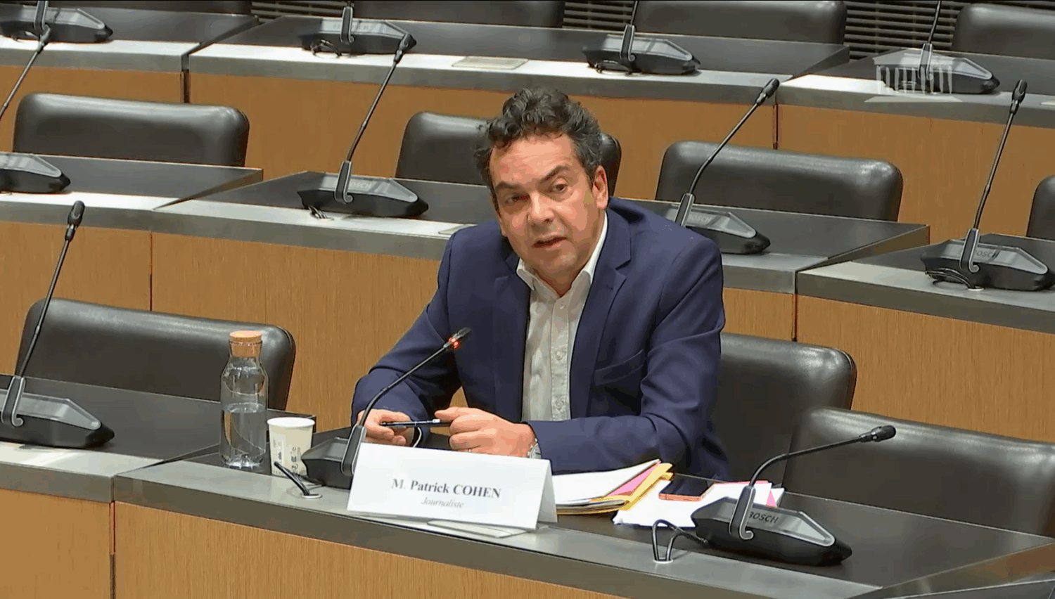 
		Commentaires sur « Les médias Bolloré sont une organisation politique », Cohen et Legrand s’emportent par Bons		