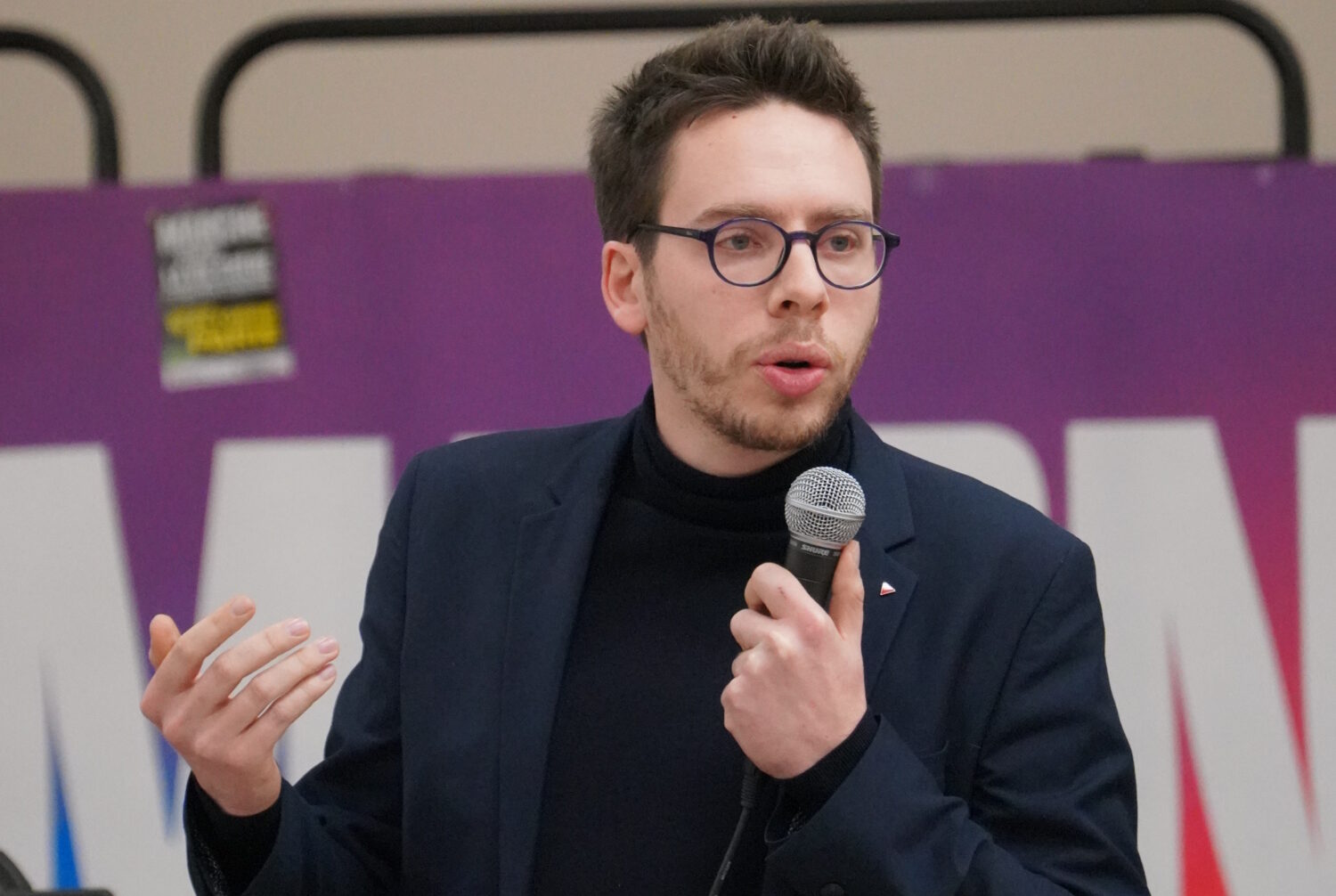 
		Commentaires sur [POINT DE VUE] Une étape franchie : LFI propose de brûler les livres qui la dérangent par vert100		